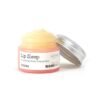 # COSRX Balancium Ceramide Lip Butter Sleeping Mask lūpų kaukė su keramidais, 20 g **COSRX Balancium Ceramide Lip Butter Sleeping Mask** – intensyviai maitinanti lūpų kaukė su sviestine tekstūra, skirta sausoms, suskeldėjusioms ir drėgmę praradusioms lūpoms. Formulė su taukmedžio sviestu, natūralios kilmės keramidu NP ir augaliniais aliejais padeda atkurti lūpų apsauginį barjerą, intensyviai drėkina ir suteikia ilgalaikį komforto pojūtį. Ši bekvapė, bespalvė ir nelipni lūpų kaukė gali būti naudojama tiek kaip intensyvi naktinė priežiūros priemonė, tiek kaip kasdienis lūpų balzamas. **COSRX Balancium Ceramide Lip Butter Sleeping Mask** padeda apsaugoti lūpas nuo išsausėjimo, oro sąlygų poveikio ir drėgmės praradimo, todėl lūpos išlieka minkštos ir glotnios visą dieną. Reguliariai naudojant lūpos tampa švelnesnės, elastingesnės ir geriau apsaugotos nuo išsausėjimo. Maitinamoji formulė padeda sumažinti šerpetojimą ir palaiko sveiką lūpų išvaizdą. ## Kodėl verta rinktis šią lūpų kaukę? * Intensyviai drėkina sausas ir suskeldėjusias lūpas. * Padeda atkurti ir stiprinti apsauginį lūpų barjerą. * Maitina ir minkština lūpų odą. * Mažina šerpetojimą ir sausumo pojūtį. * Tinka naudoti tiek dieną, tiek naktį. * Nelipni, bespalvė ir bekvapė formulė. * Padeda apsaugoti nuo drėgmės praradimo. * Suteikia ilgalaikį komforto pojūtį. ## Kam tinka? Ši lūpų kaukė rekomenduojama, jei: * lūpos sausos, šiurkščios arba šerpetoja; * lūpos suskeldėjusios dėl šalčio, vėjo ar sauso oro; * ieškote intensyviai maitinančios lūpų priežiūros priemonės; * norite vienos priemonės, kuri tiktų ir kaip lūpų balzamas, ir kaip naktinė kaukė; * siekiate stipresnio lūpų apsauginio barjero. ## Rezultatas reguliariai naudojant Reguliariai naudojant **COSRX Balancium Ceramide Lip Butter Sleeping Mask**, lūpos tampa intensyviai sudrėkintos, minkštos ir glotnios. Sumažėja sausumas, šerpetojimas ir tempimo pojūtis, o apsauginis lūpų barjeras tampa stipresnis ir geriau išlaiko drėgmę. ## Pagrindinės veikliosios medžiagos **Taukmedžio sviestas (Shea Butter)** intensyviai maitina lūpas, minkština jų odą ir padeda apsaugoti nuo išsausėjimo. Jame gausu riebalų rūgščių ir vitaminų, kurie palaiko sveiką lūpų būklę. **Natūralios kilmės keramidas NP (Ceramide NP)** stiprina apsauginį lūpų barjerą, padeda išlaikyti drėgmę ir apsaugo nuo neigiamo aplinkos poveikio. **Simondsijų aliejus (Jojoba Seed Oil)** ir **mangų sėklų sviestas (Mango Seed Butter)** maitina, ramina ir glotnina lūpas, suteikdami joms daugiau švelnumo. **Kokosų aliejus (Coconut Oil)** ir **ricinų sėklų aliejus (Castor Seed Oil)** padeda išlaikyti lūpas sudrėkintas, suteikia komforto pojūtį ir lengvai pasiskirsto ant lūpų neapsunkindami jų. | **ODOS TIPAS** | TINKA VISIEMS ODOS TIPAMS | | ---------------- | -------------------------------------------- | | **Kada naudoti** | Dieną pagal poreikį arba vakare prieš miegą. | ## Produkto informacija * **Prekės ženklas:** COSRX * **Produkto tipas:** Lūpų kaukė * **Talpa:** 20 g * **Kilmės šalis:** Pietų Korėja * **Galiojimo laikas:** Nurodytas ant pakuotės. ## Dažniausiai užduodami klausimai **Ar šią priemonę galima naudoti vietoje lūpų balzamo?** Taip, ji puikiai tinka naudoti kaip kasdienis lūpų balzamas arba intensyvi naktinė lūpų kaukė. **Ar formulė lipni?** Ne, priemonė pasižymi nelipnia sviestine tekstūra, kuri suteikia komforto pojūtį. **Ar ši lūpų kaukė turi kvapą ar spalvą?** Ne, formulė yra bekvapė ir bespalvė, todėl tinka ieškantiems minimalistinės lūpų priežiūros. **Focus Keyphrase:** COSRX Balancium Ceramide Lip Butter Sleeping Mask **SEO Title:** COSRX Balancium Ceramide Lip Butter Sleeping Mask | Lūpų kaukė 20 g **Meta Description:** COSRX Balancium Ceramide Lip Butter Sleeping Mask – intensyviai drėkinanti lūpų kaukė su keramidais ir taukmedžio sviestu. Maitina, stiprina barjerą ir saugo nuo išsausėjimo. **ALT tekstas:** COSRX Balancium Ceramide Lip Butter Sleeping Mask lūpų kaukė 20 g. **Žymės:** COSRX, COSRX Balancium Ceramide Lip Butter Sleeping Mask, lūpų kaukė, naktinė lūpų kaukė, lūpų balzamas, Ceramide NP, taukmedžio sviestas, sausų lūpų priežiūra, suskeldėjusių lūpų priežiūra, lūpų drėkinimas, K-Beauty, korėjietiška kosmetika. ## Naudojimas Kaip lūpų balzamą – tepkite ploną sluoksnį ant lūpų dienos metu pagal poreikį. Kaip naktinę lūpų kaukę – prieš miegą užtepkite gausesnį sluoksnį ir palikite veikti per naktį. Pakartotinai naudokite kiekvieną kartą, kai lūpos jaučiasi sausos, sudirgusios ar praradusios drėgmę.